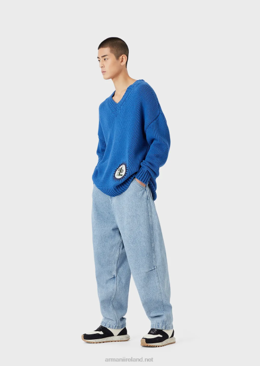 Men 086V1258 Sustainable Collection Oversized V-Neck Recycled Cotton-Blend Jumper With A Patch Armani Electric Blue