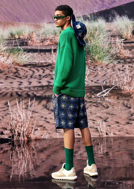 Men 086V1259 Sustainable Collection Oversized V-Neck Recycled Cotton-Blend Jumper With A Patch Armani Green