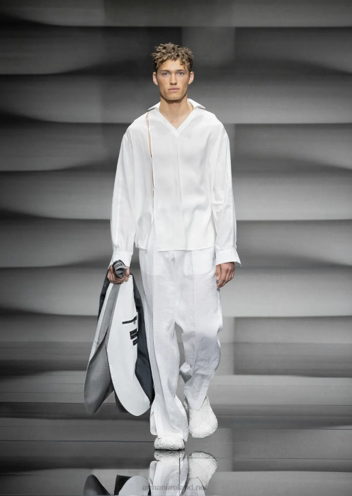Men 086V1114 V-Neck Shirt In Soft Fabric Armani