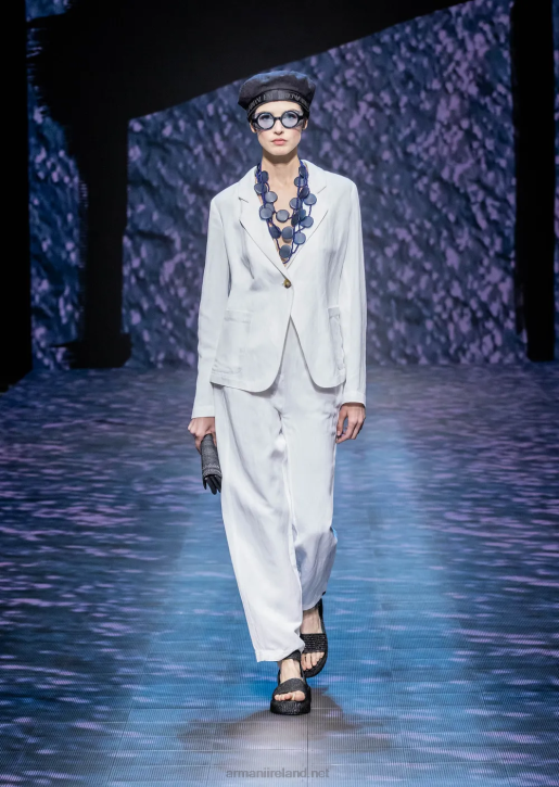 Women 086V417 Single-Breasted Jacket With Peephole And Self-Tie Back In A Shantung-Effect Linen Blend Armani White