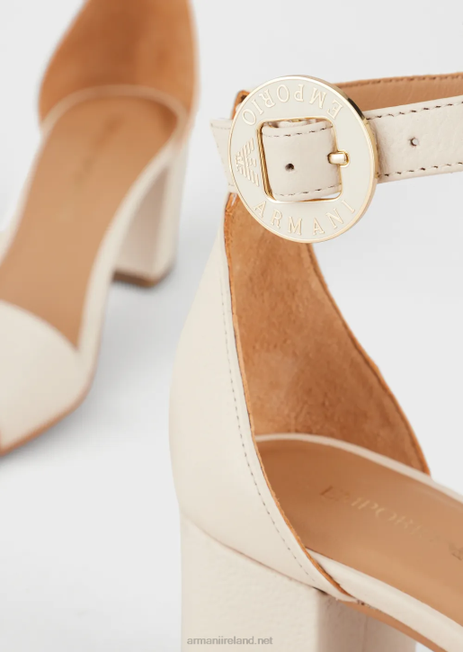 Women 086V515 Leather Sandals With Heel And Logo Medallion Armani Brown